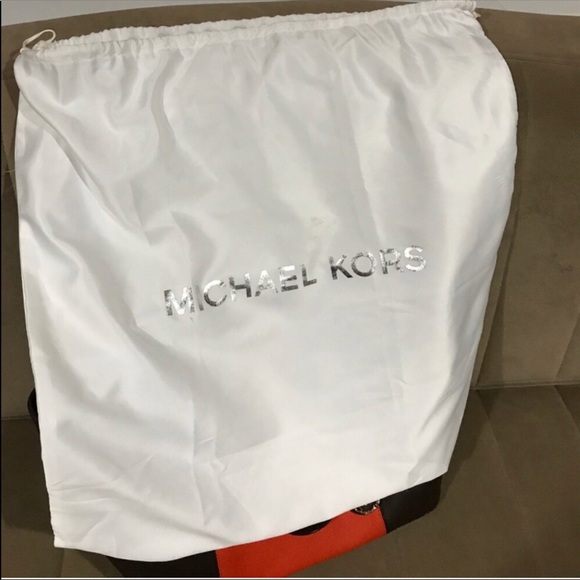 Michael Kors Large Jet Set Tote - Picture 5 of 5